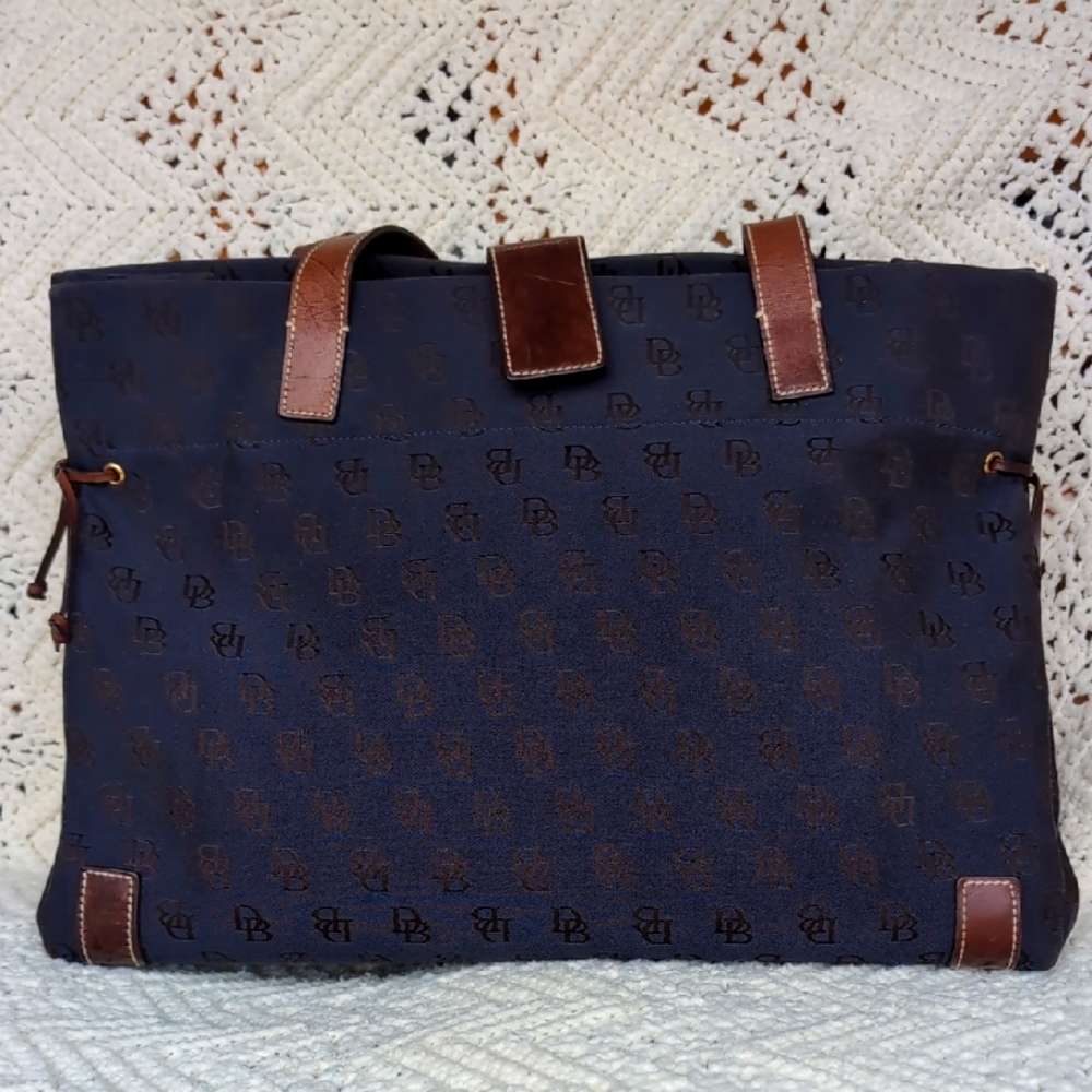 Dooney & Bourke Signature Canvas Tote bag